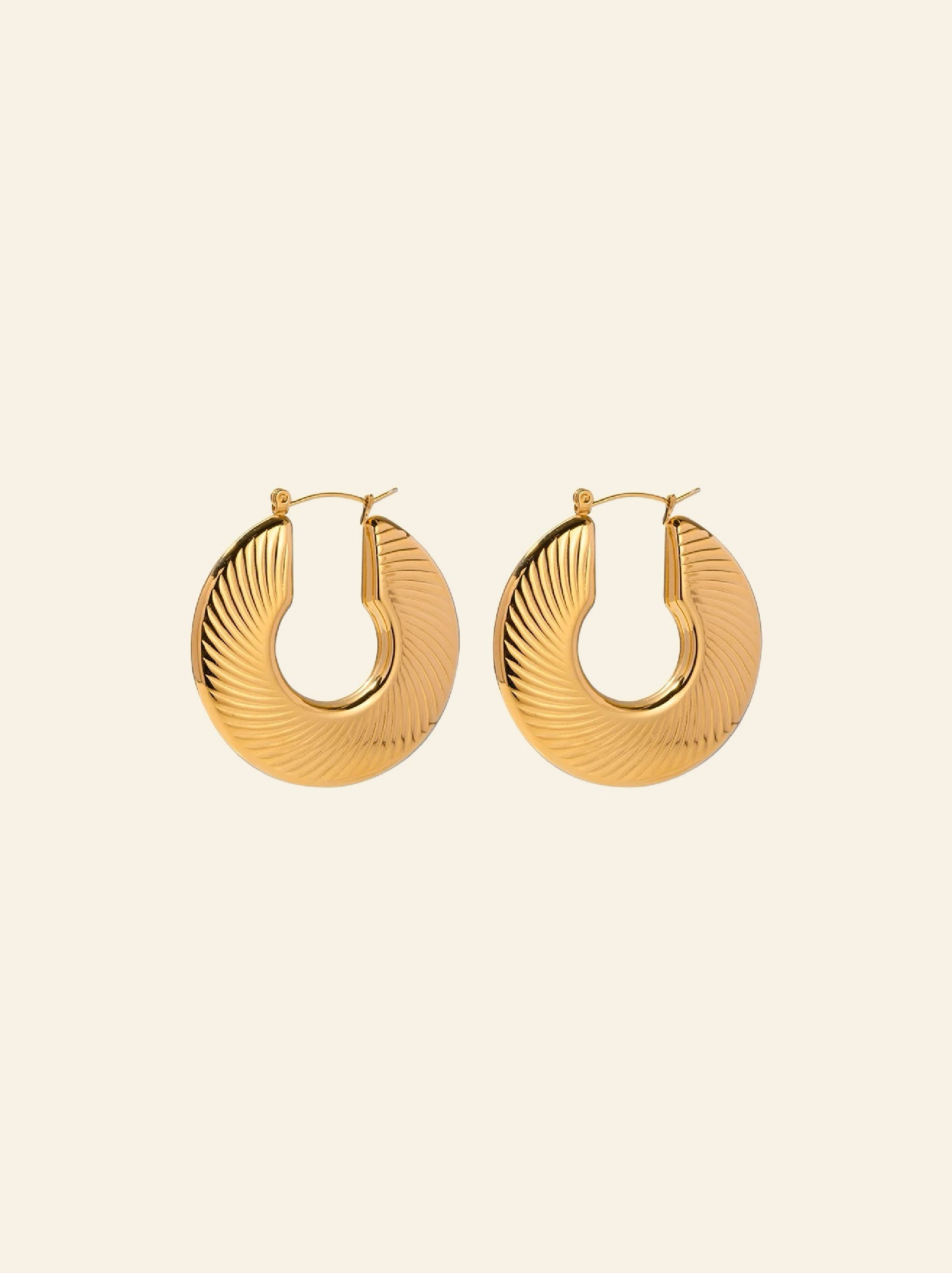 Cora Hoops
