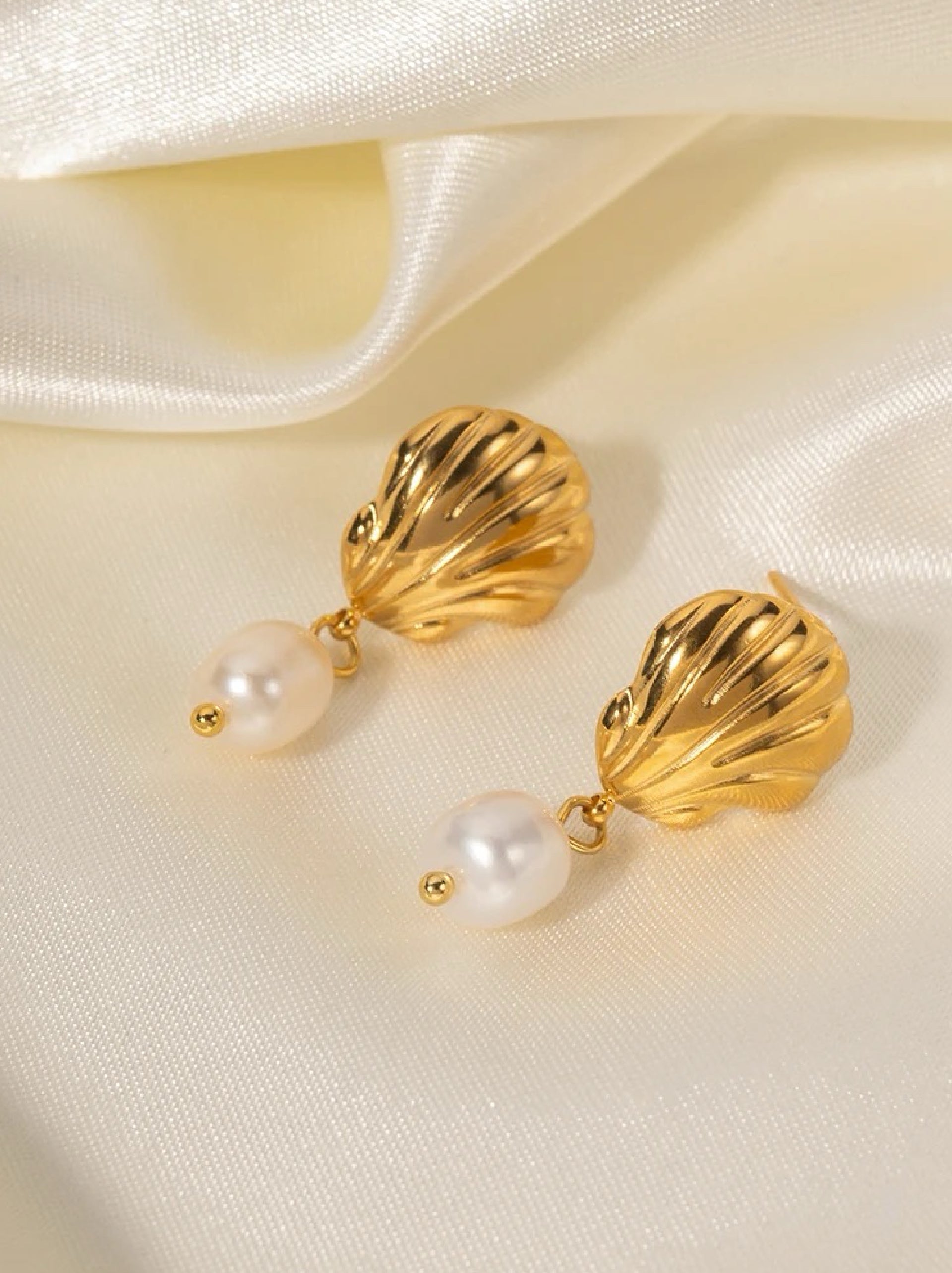 Shell Earring