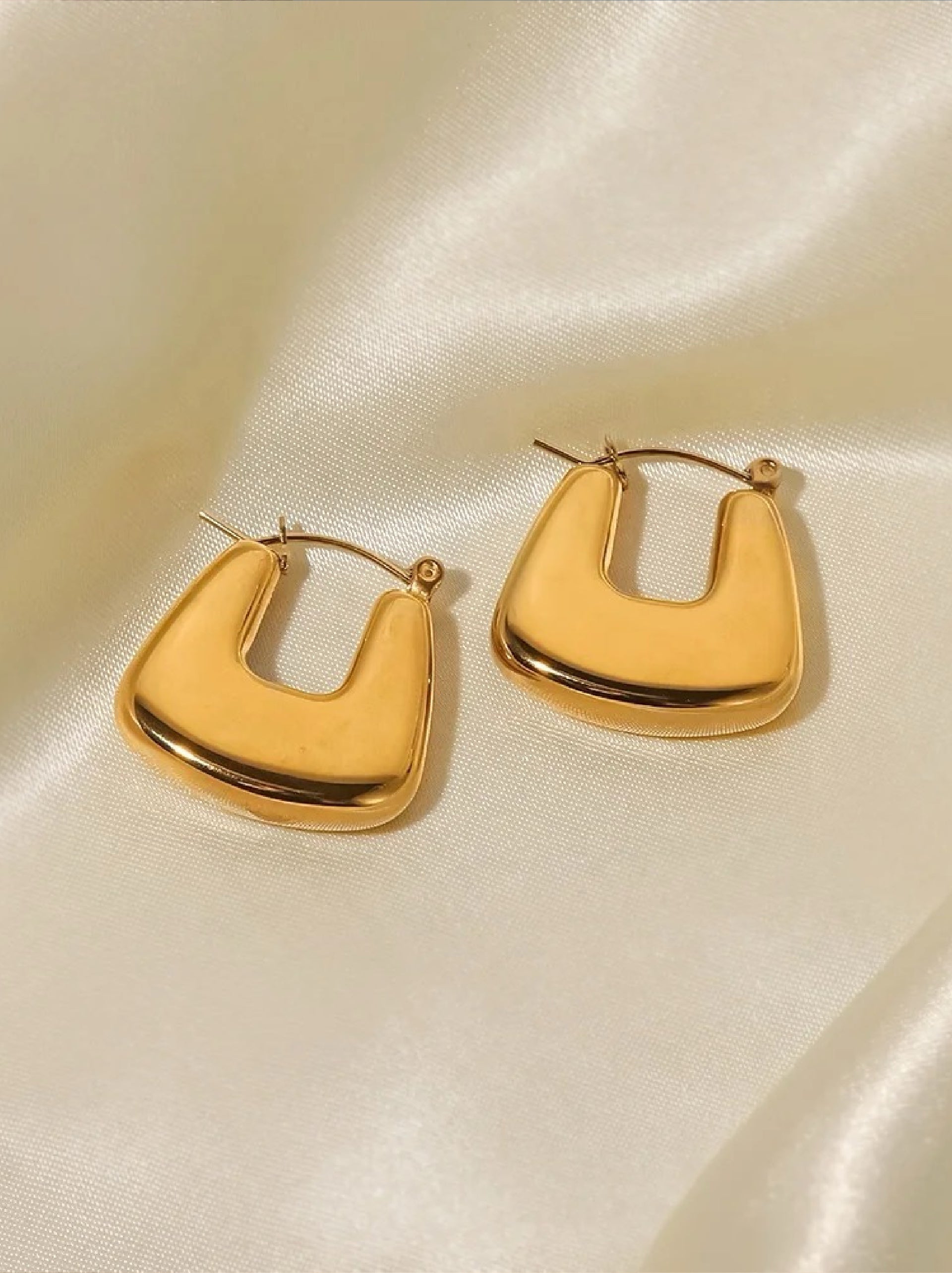 Ophelia Hoops