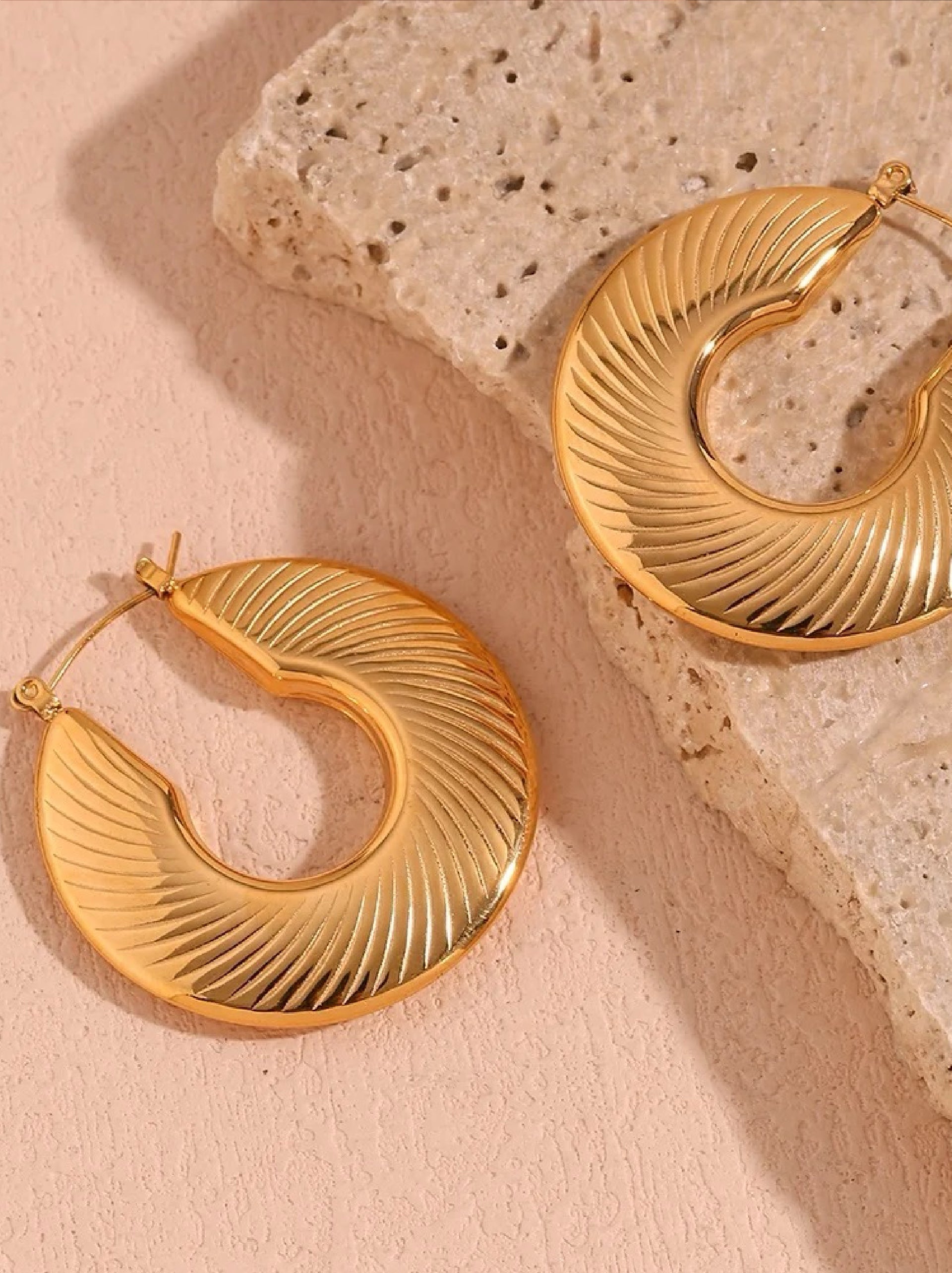 Cora Hoops