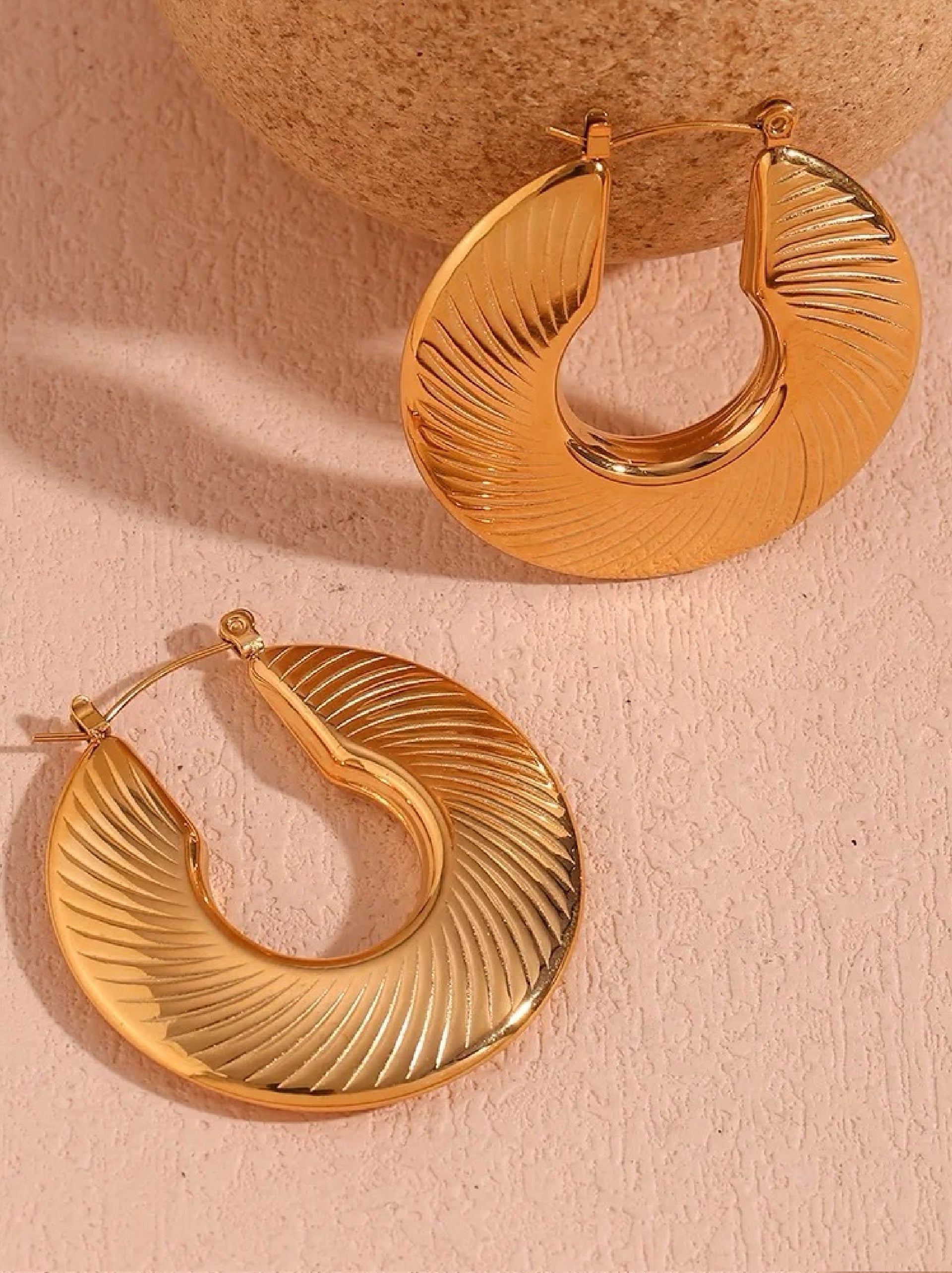Cora Hoops