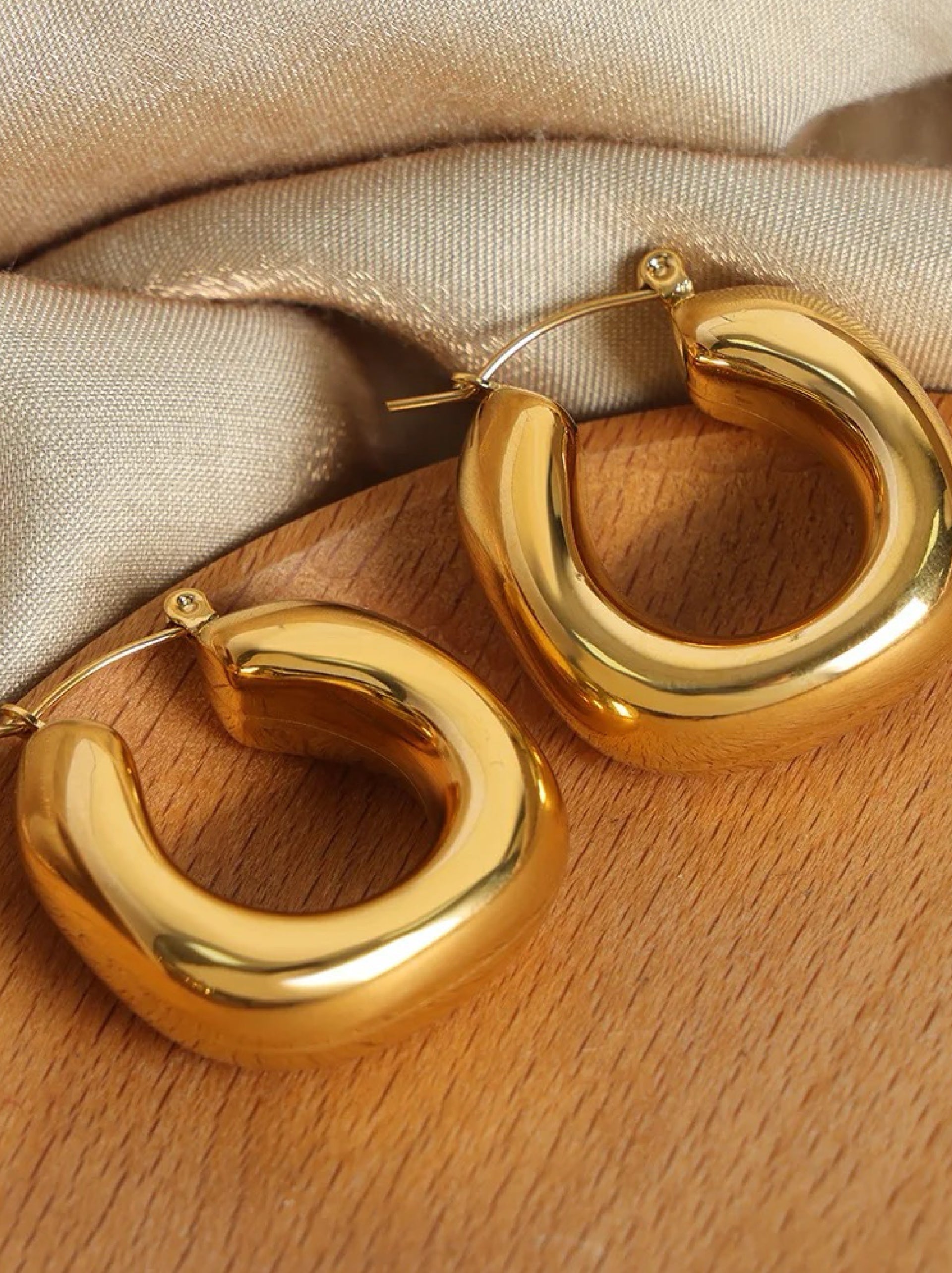 Luna Hoops