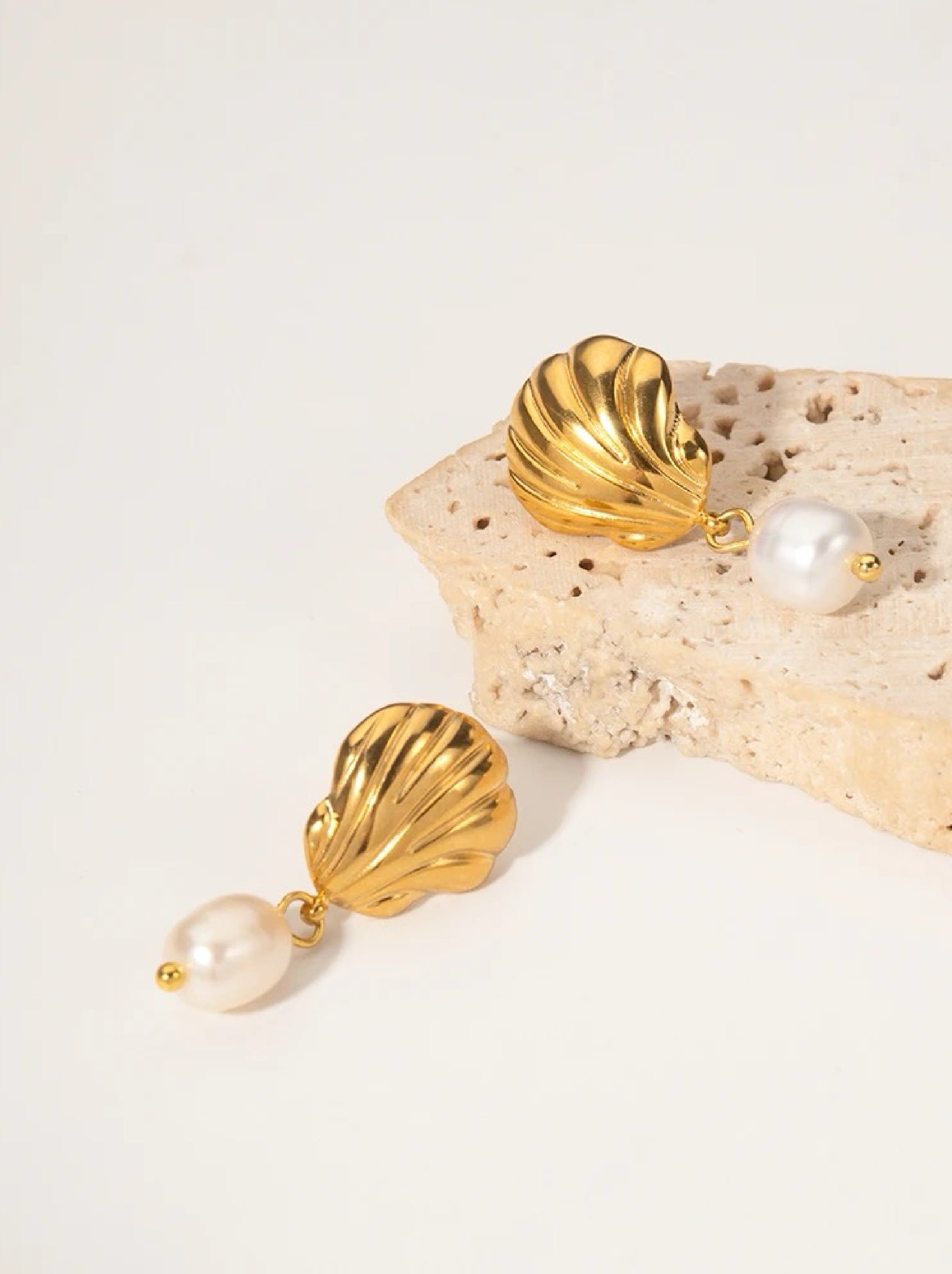 Shell Earring