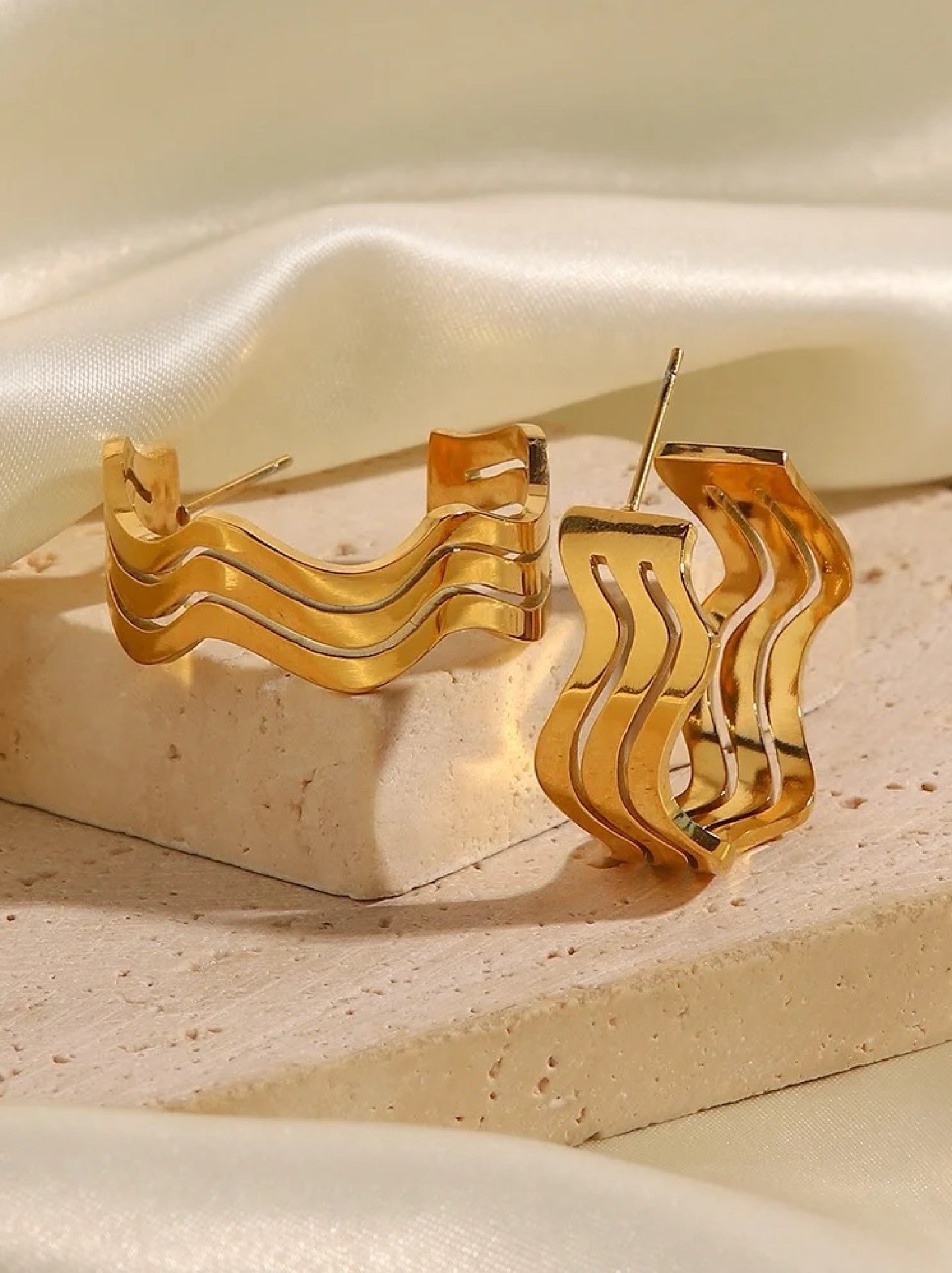 Wave trio hoops