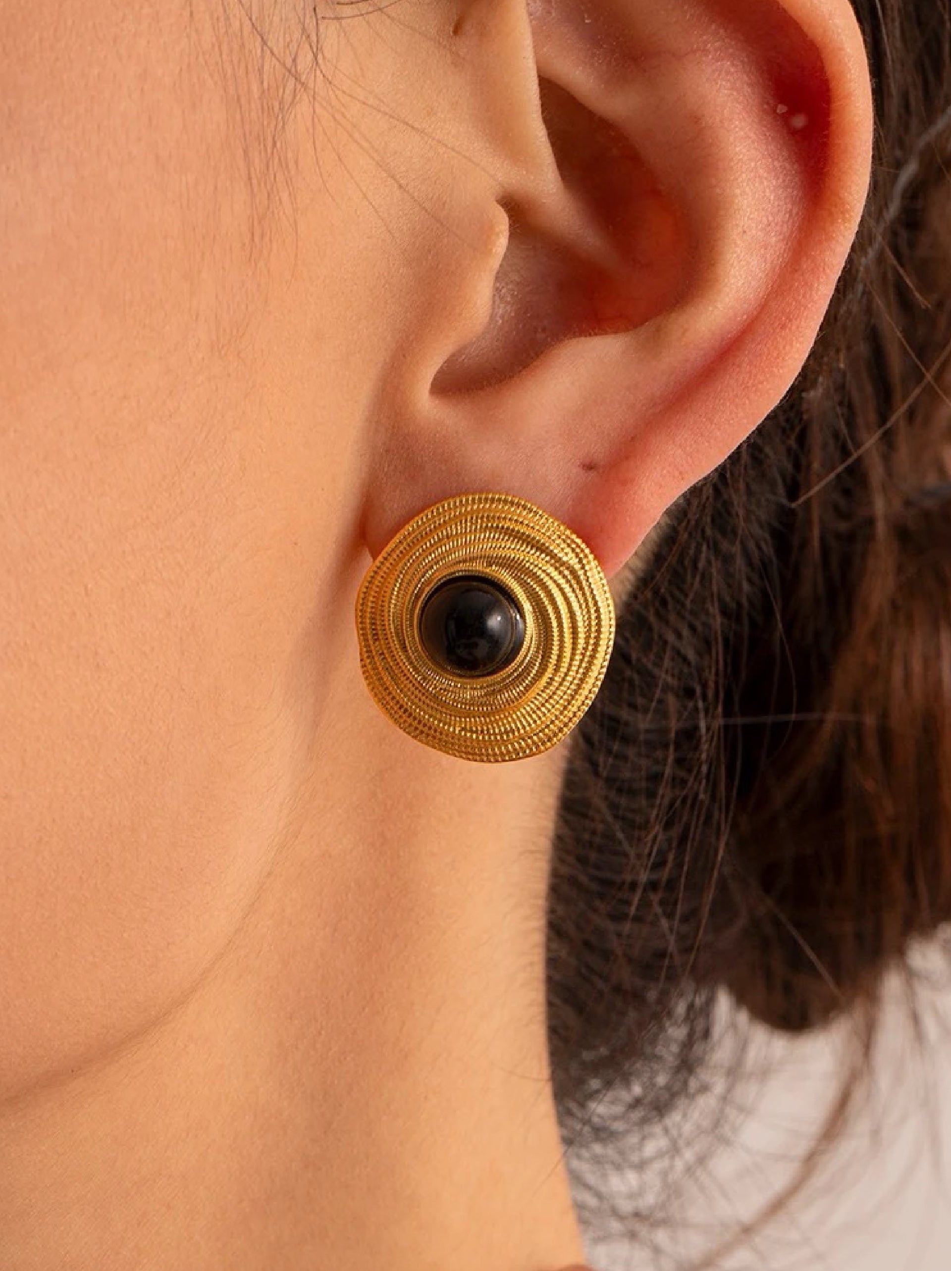Onyxia Earring