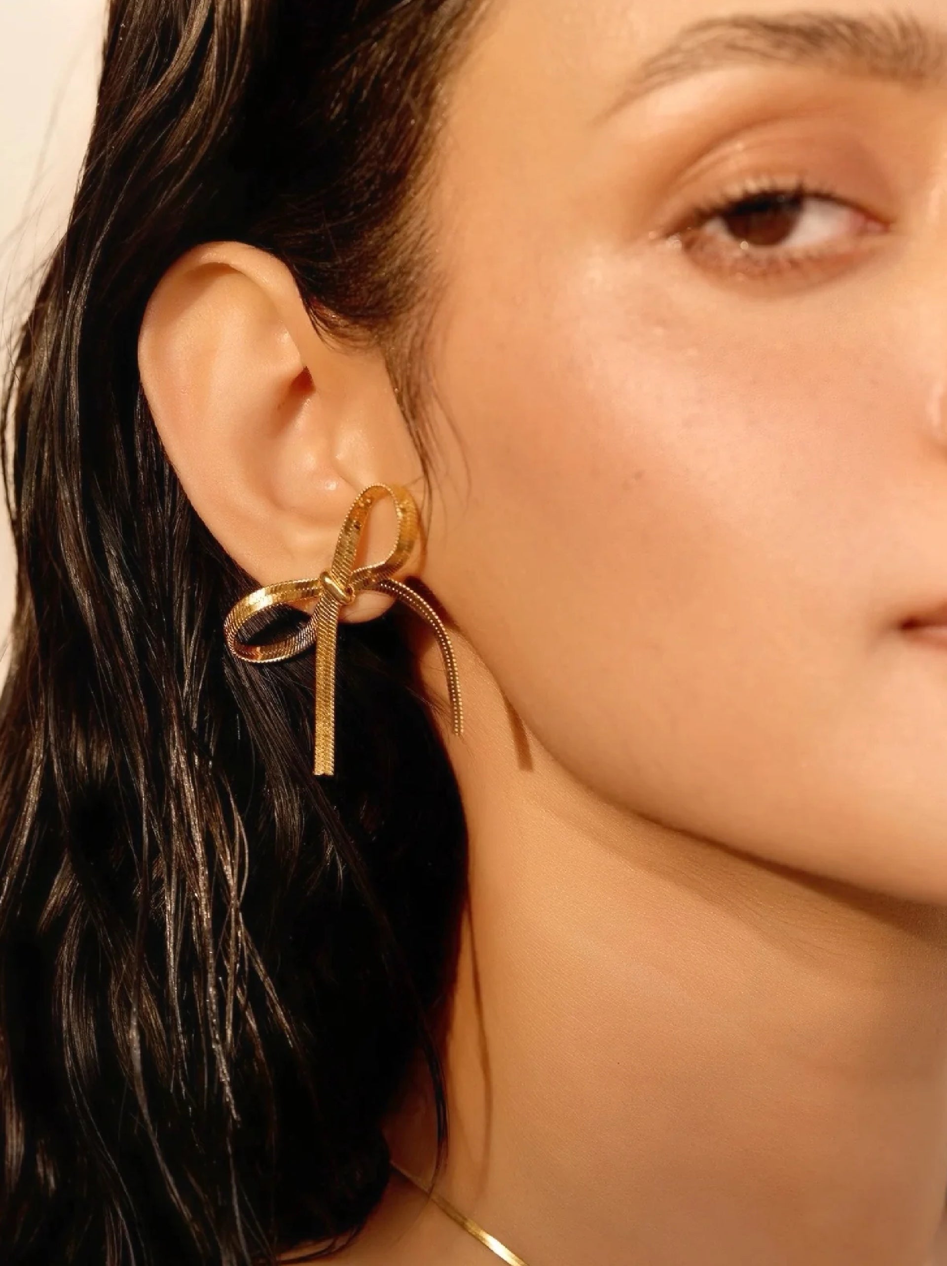 Micky bow Earring