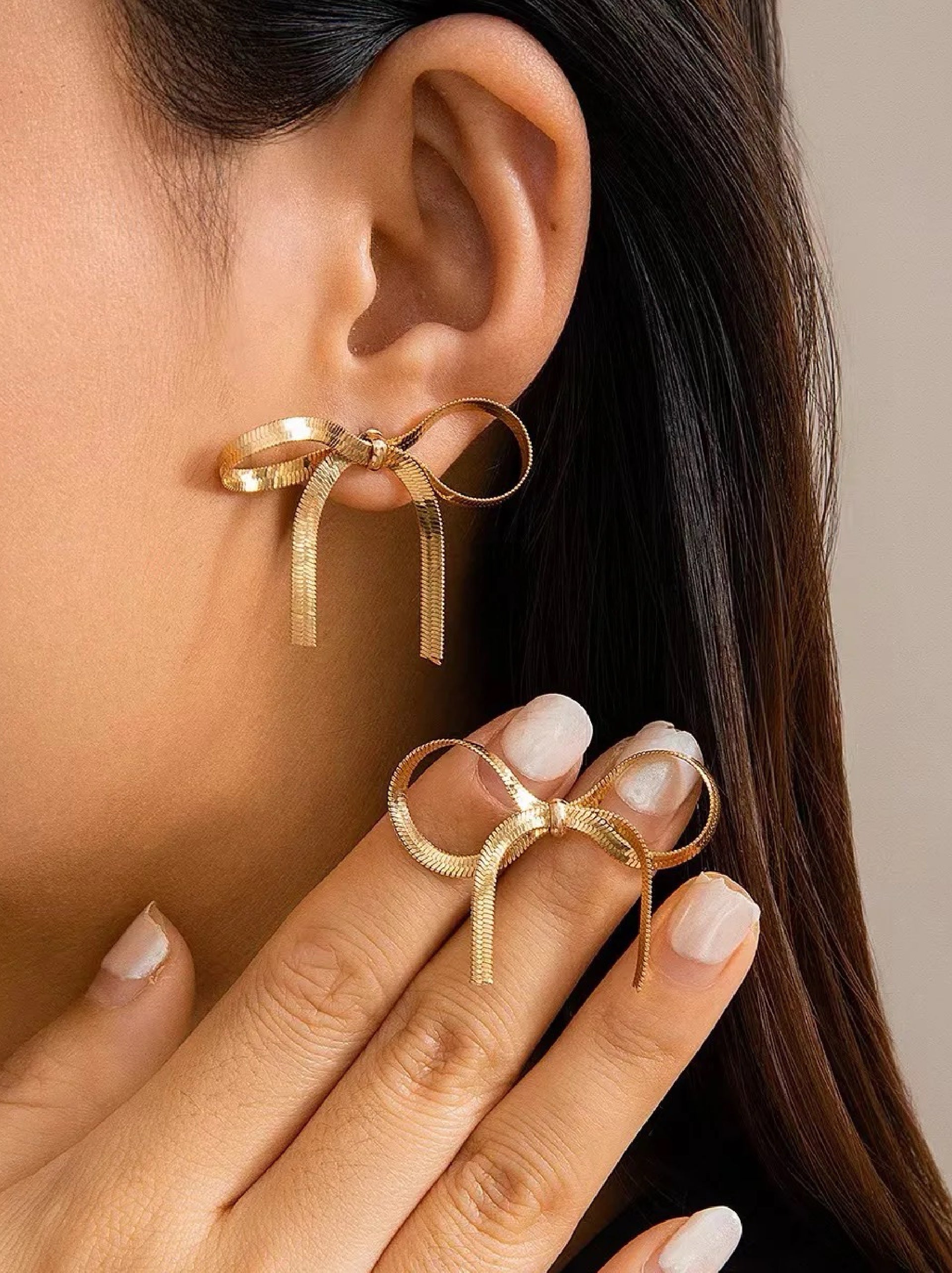Micky bow Earring