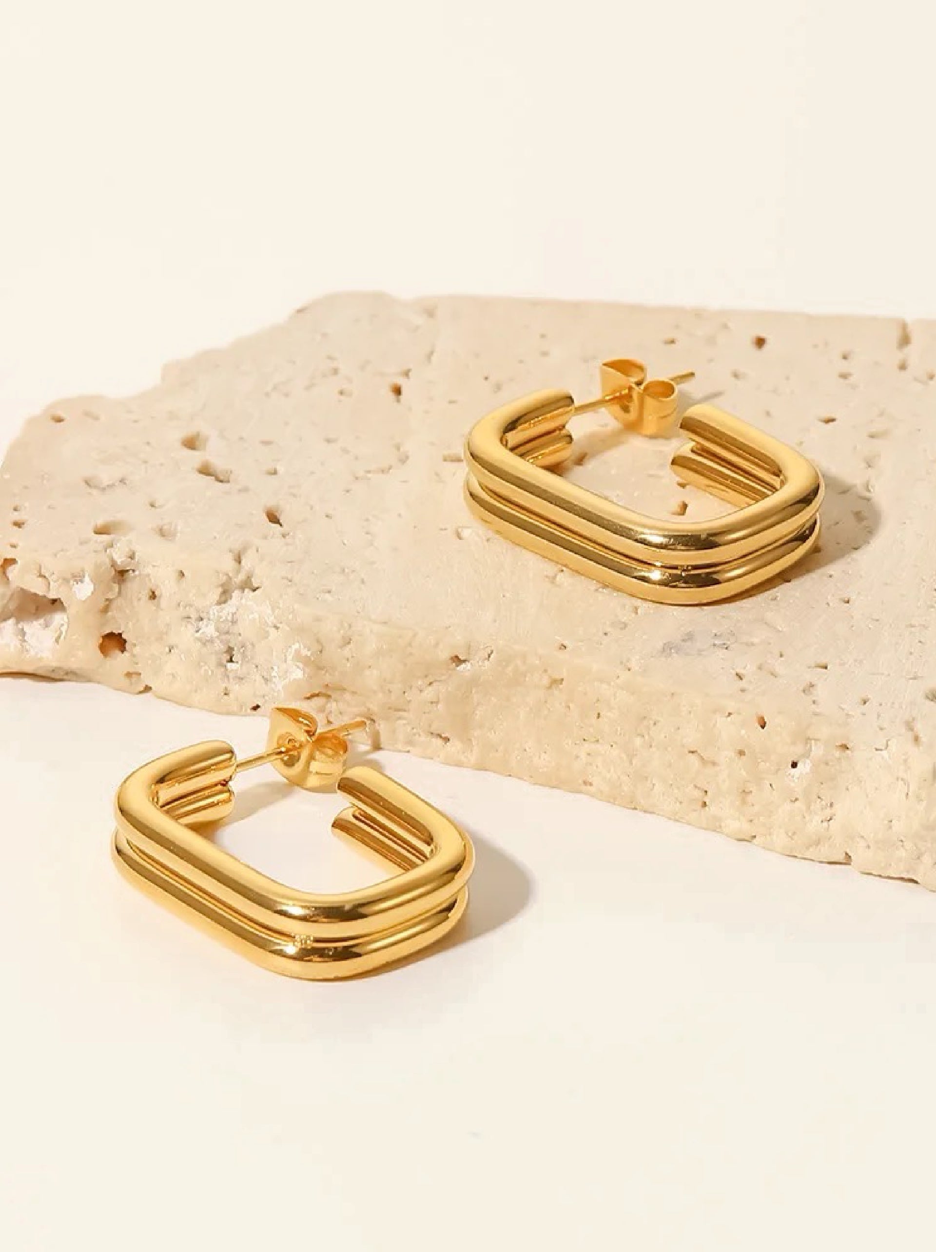 Uno Earring