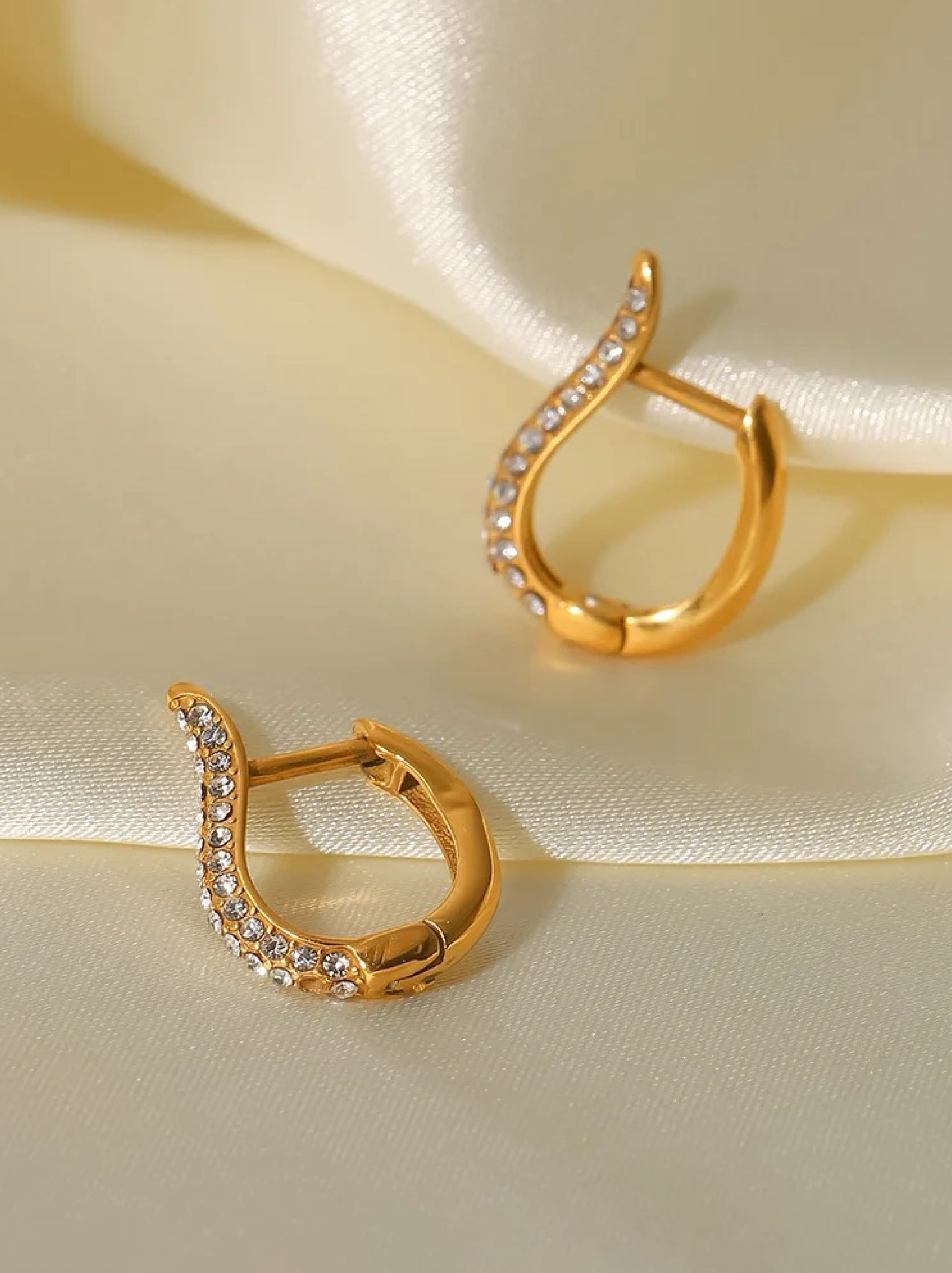 Gleam Hoops