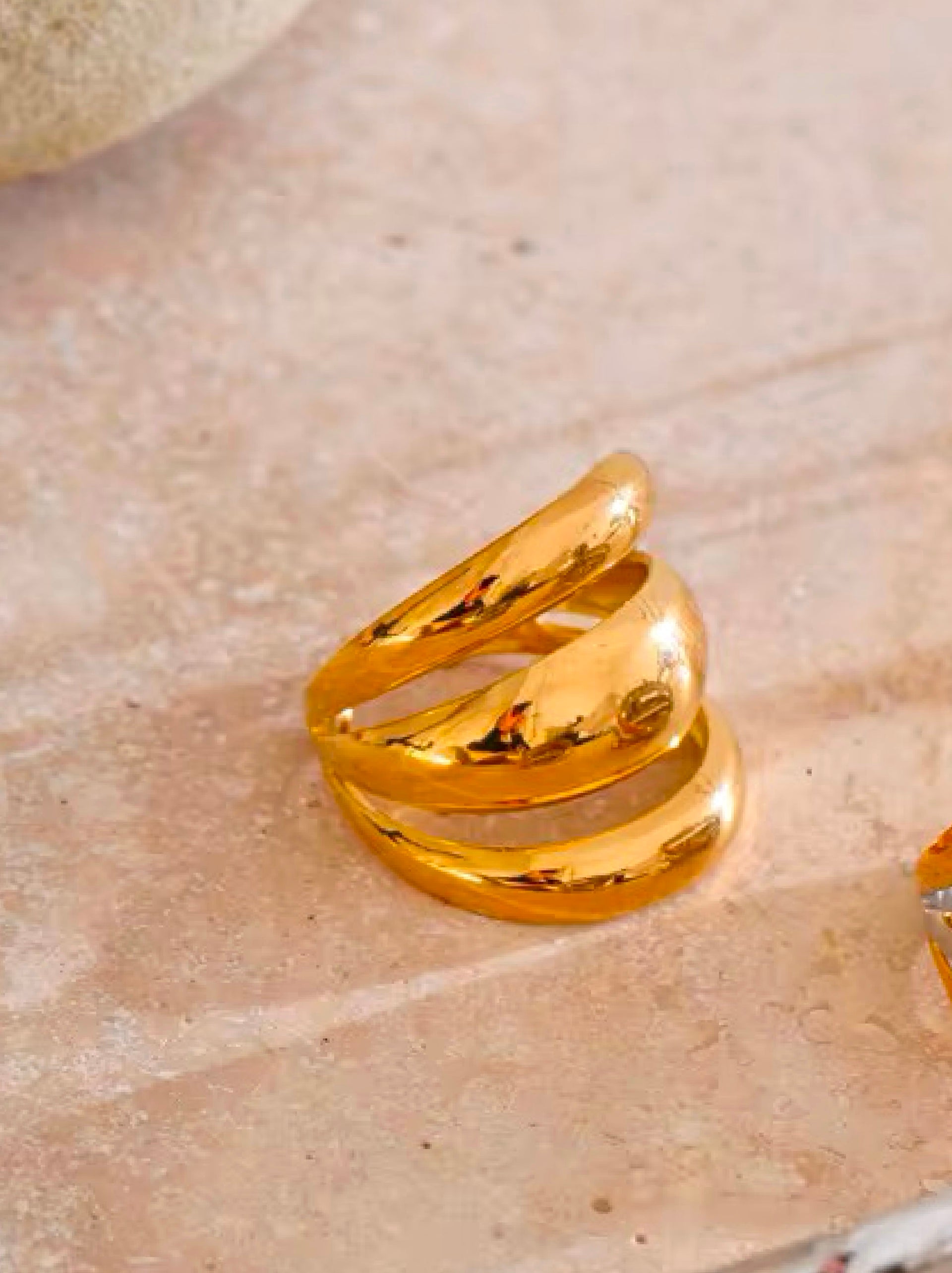 Serpentine Coil Ring