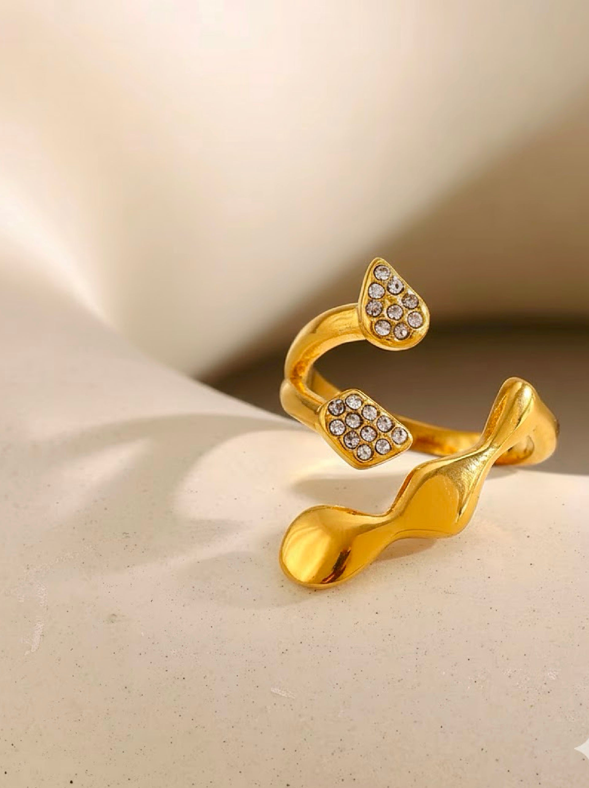 Paradox Ring