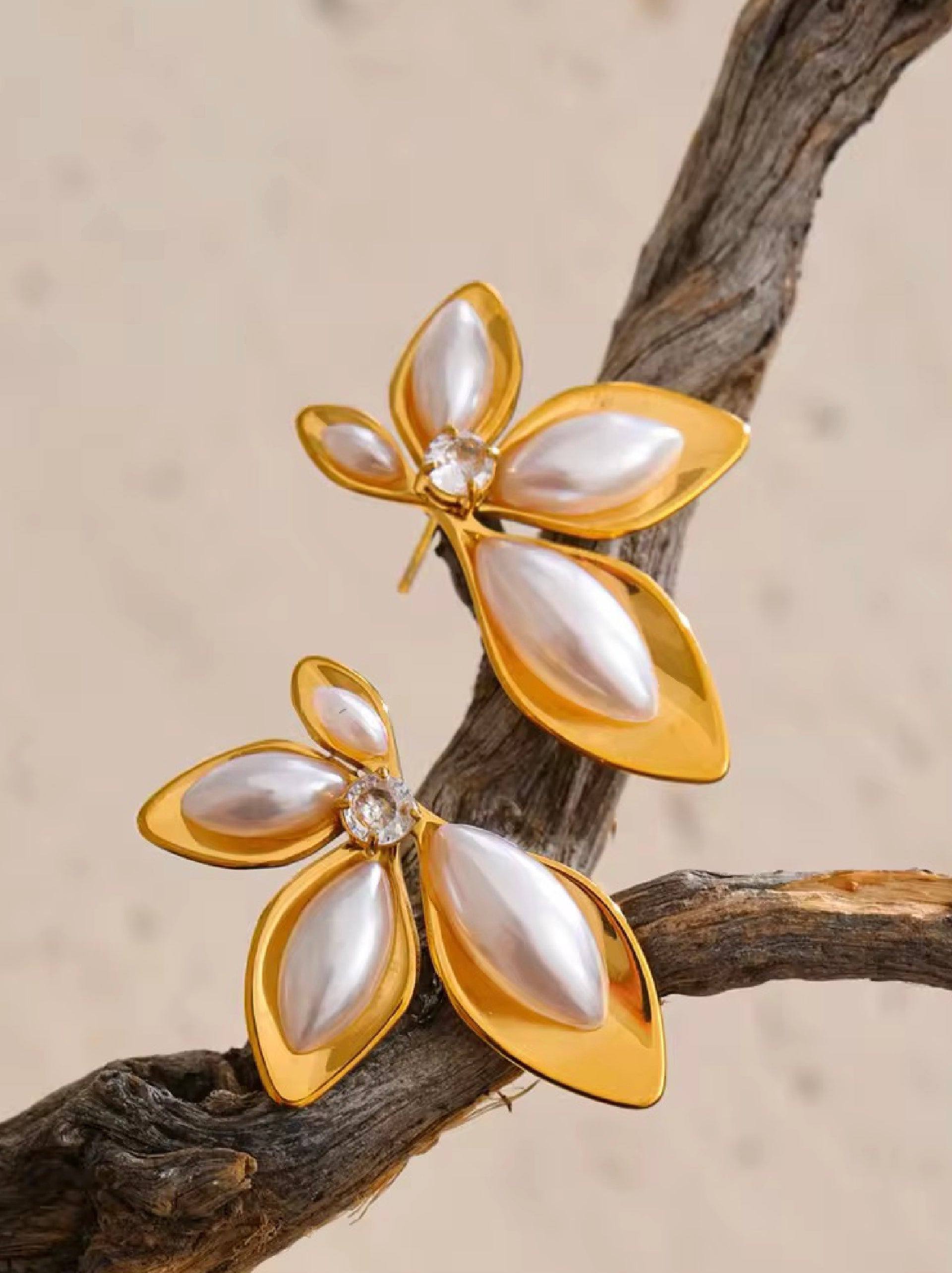 Petal Snow Earrings
