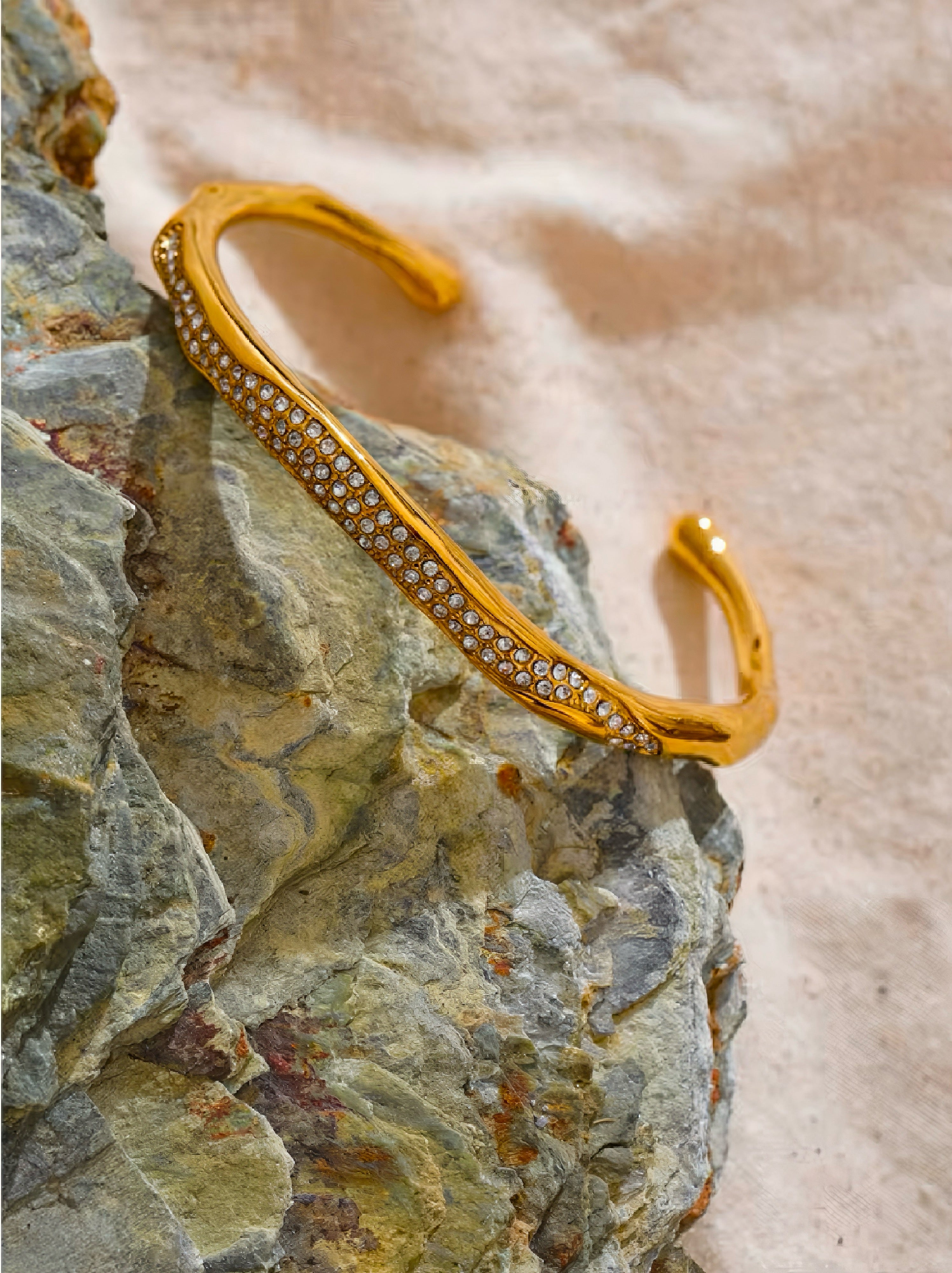 Midas’s Stream Cuff Bracelet