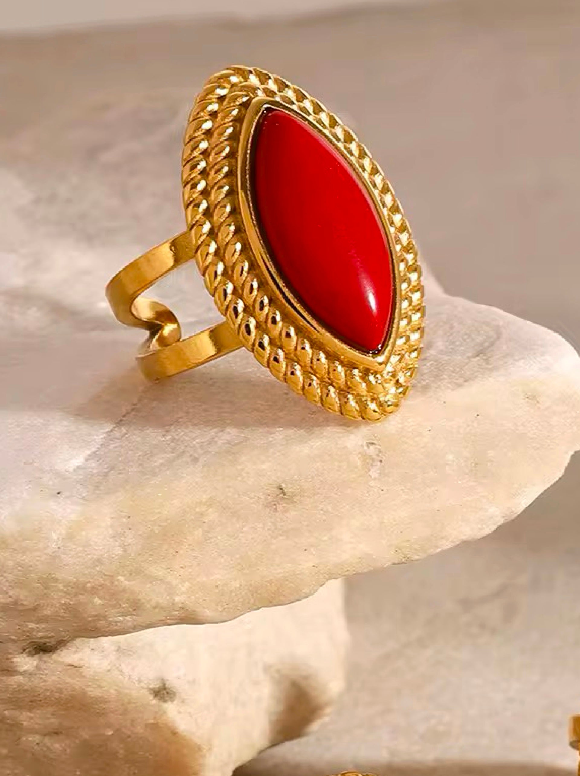 Madonna Ring