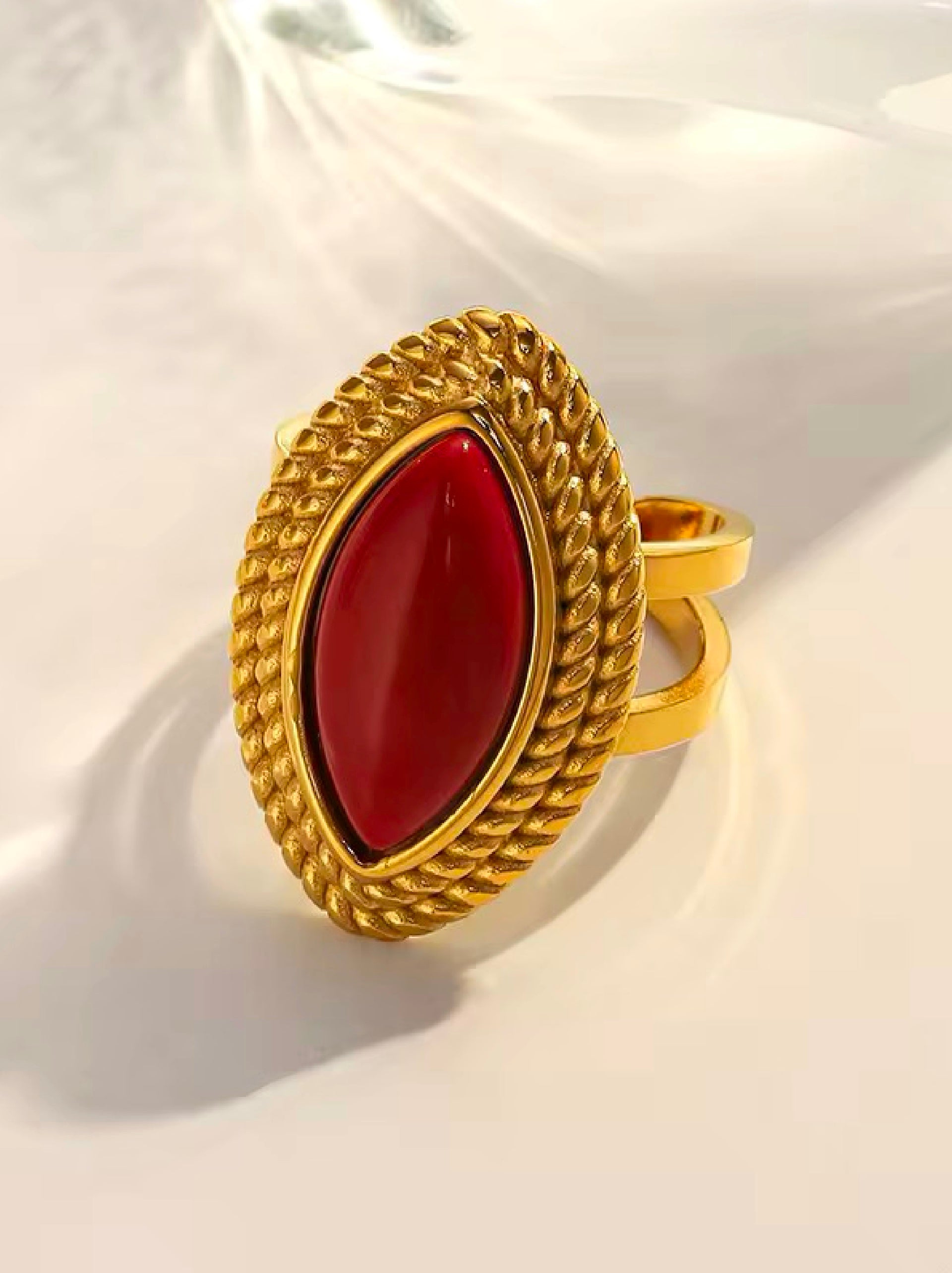 Madonna Ring