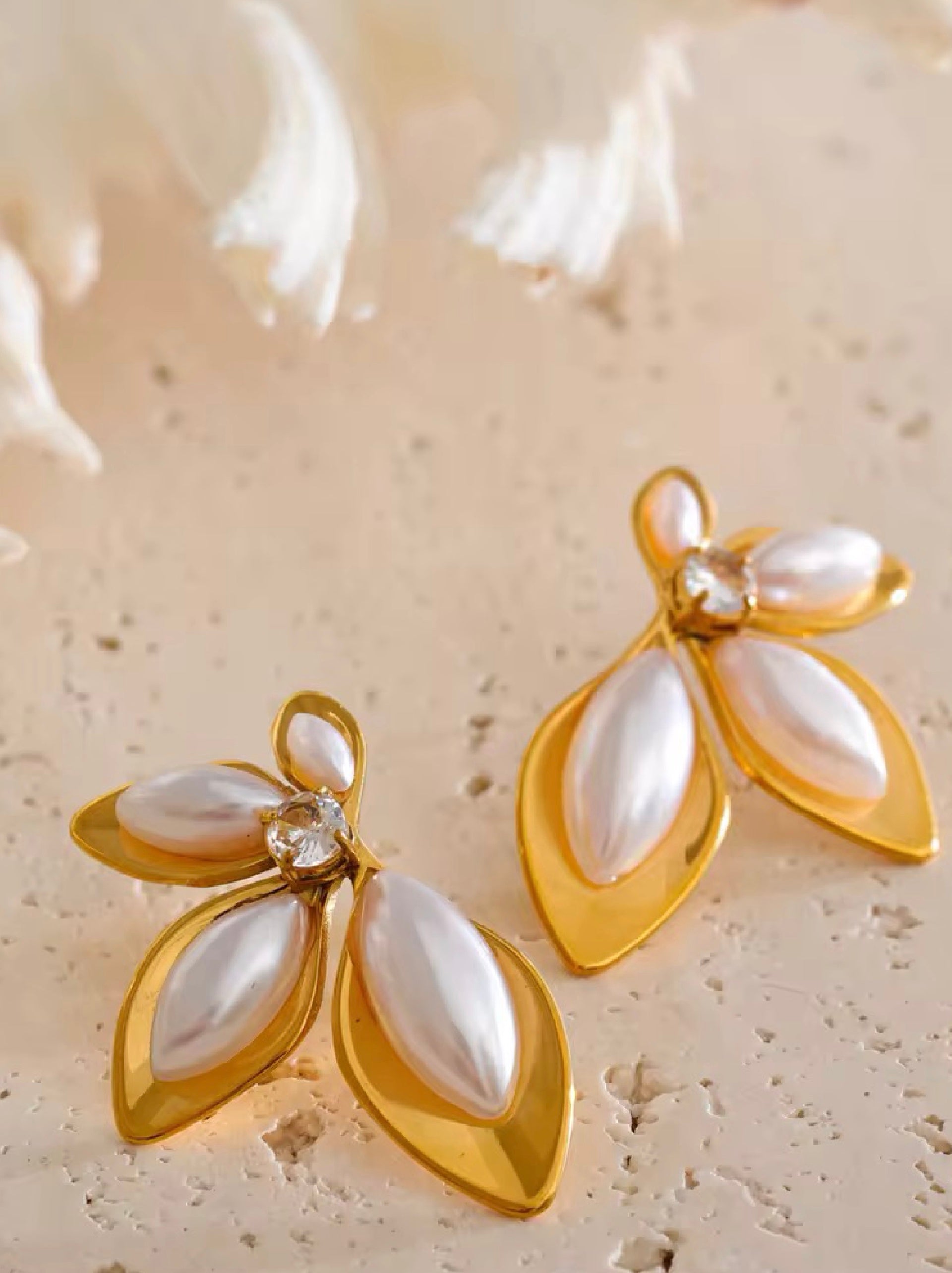 Petal Snow Earrings