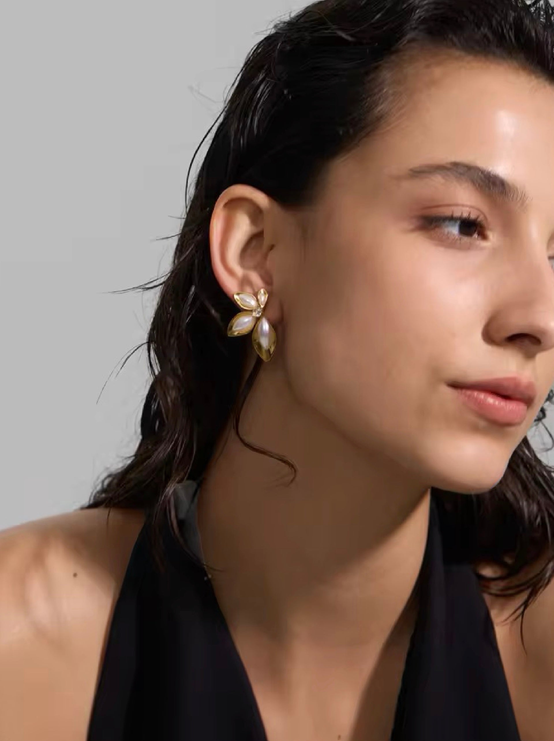 Petal Snow Earrings